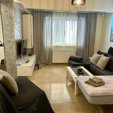 Super Nuova - Private Parking Apartment