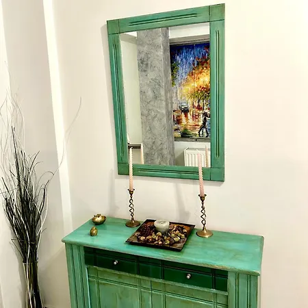 Super Nuova - Private Parking Apartment